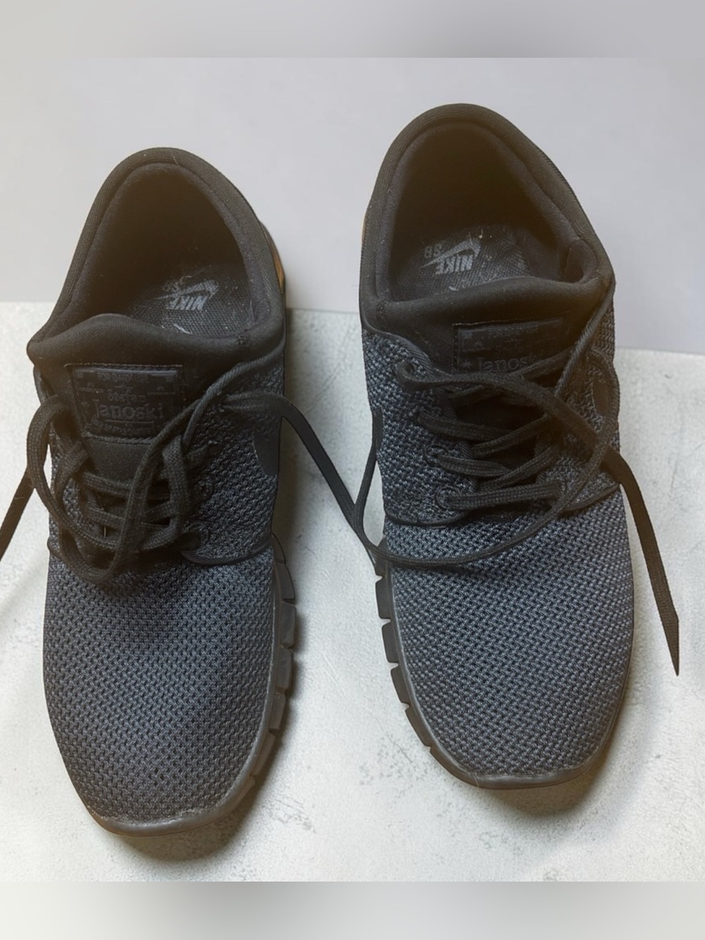 Nike Men's Air Presto in a size 8 Lace-Up Casual Shoes EUC Without Box